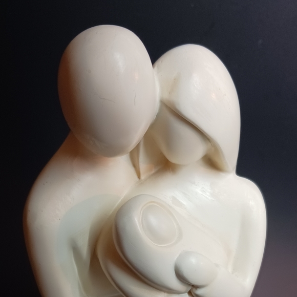 Mom, Dad and Child Figurine - Picture 2 of 5